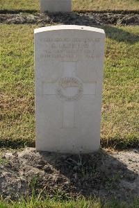 Ismailia War Memorial Cemetery - Griffiths, Graham